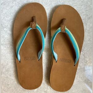 NWOT Hari Mari - Women’s Flip Flops